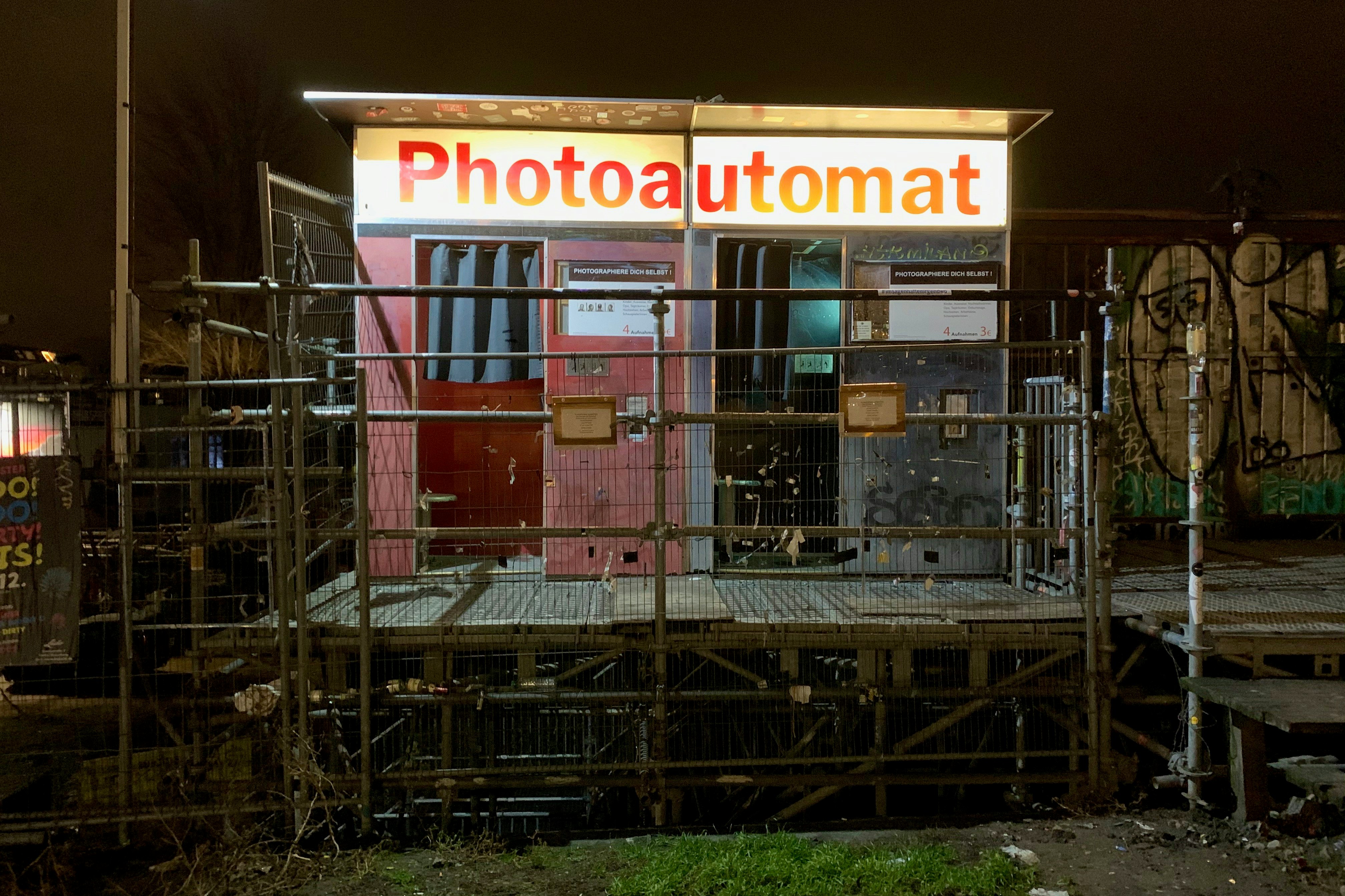 Photoautomat facade